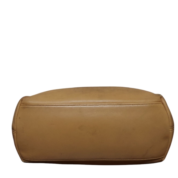 Coach Vintage Leather Shoulder Bag - Picture 4 of 9